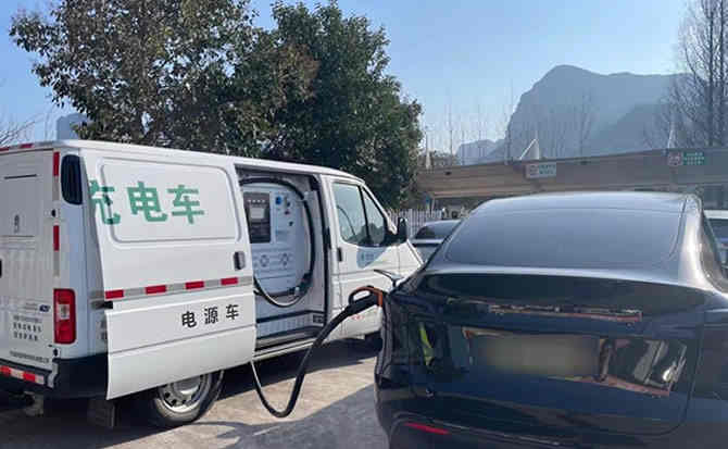 华安汽车搭电